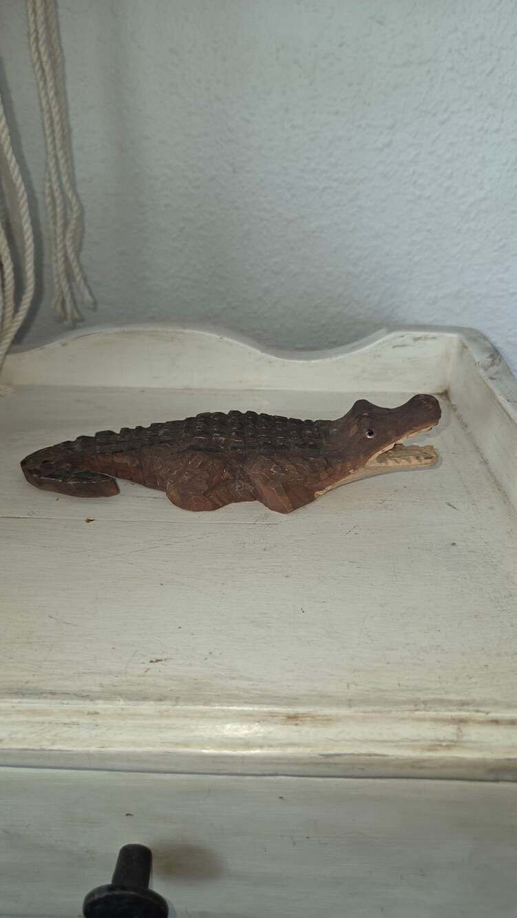 Vintage Hand Carved Solid Wood Alligator Figurine Souvenir of Florida